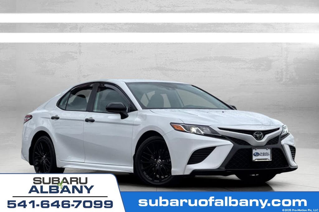 2020 Toyota Camry SE Nightshade FWD