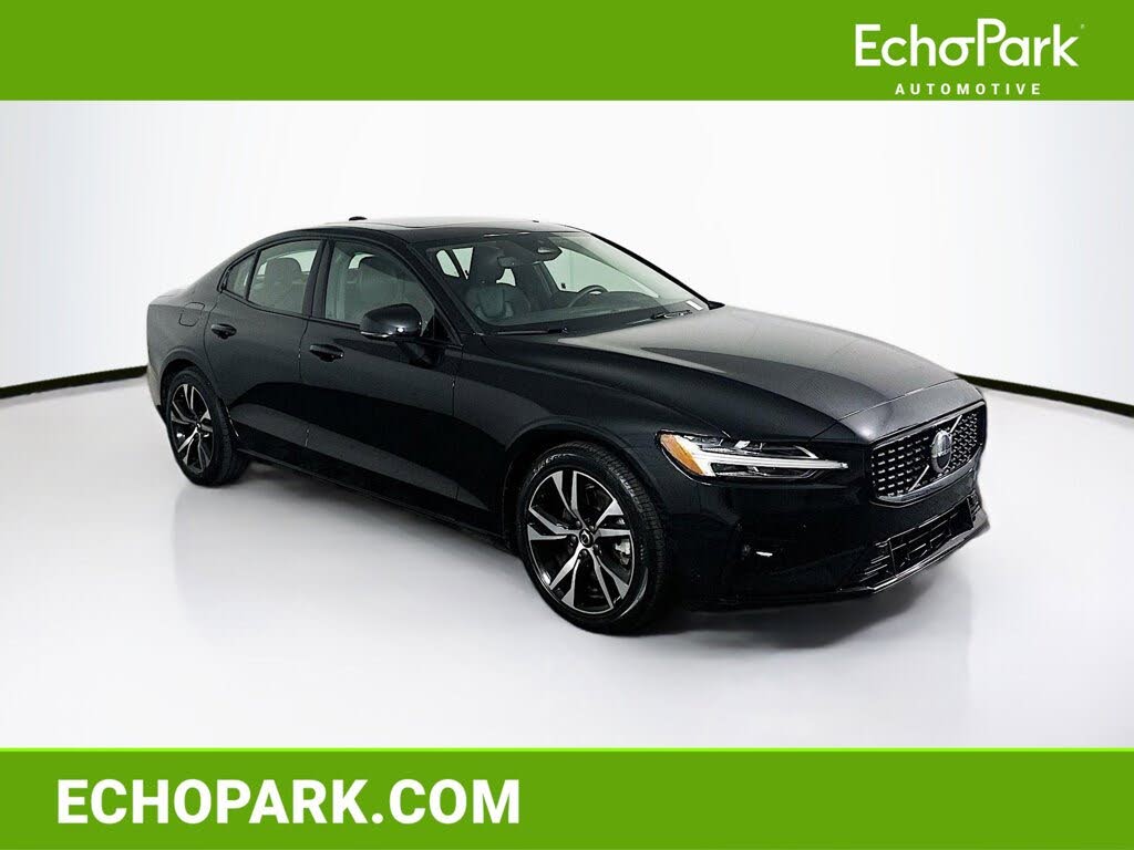 2024 Volvo S60 B5 Core Dark Theme FWD