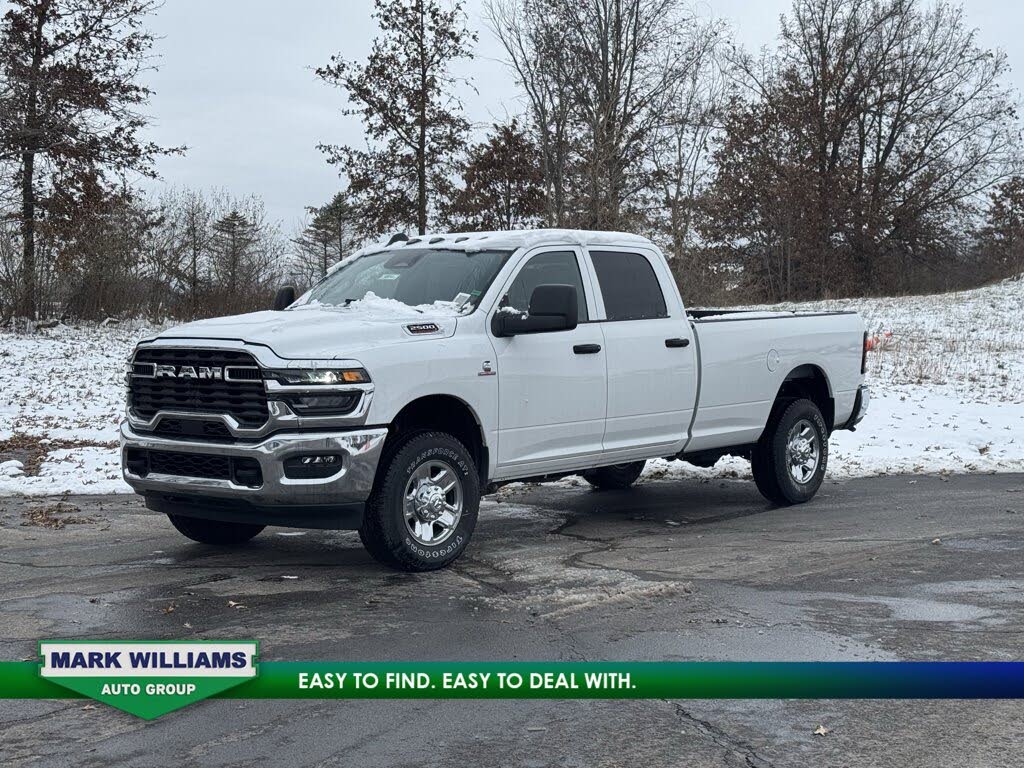 2025 RAM 2500 Tradesman Crew Cab LB 4WD