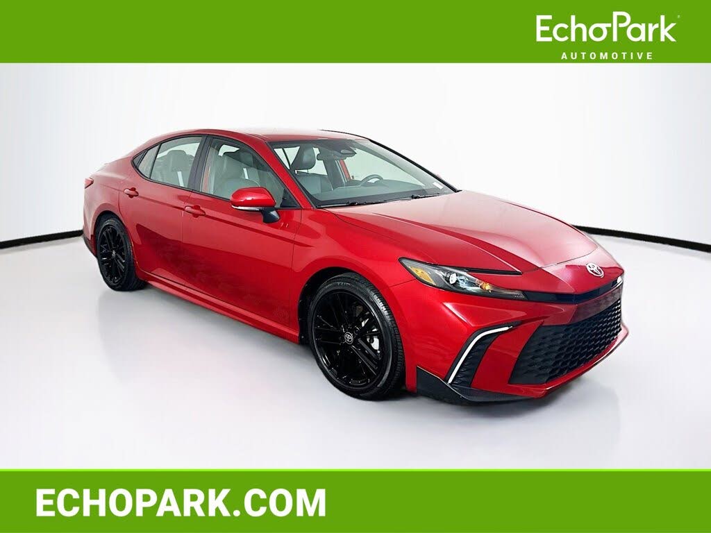 2025 Toyota Camry SE FWD