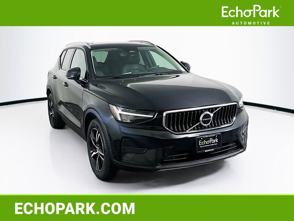 2025 Volvo XC40 B5 Core Bright Theme AWD