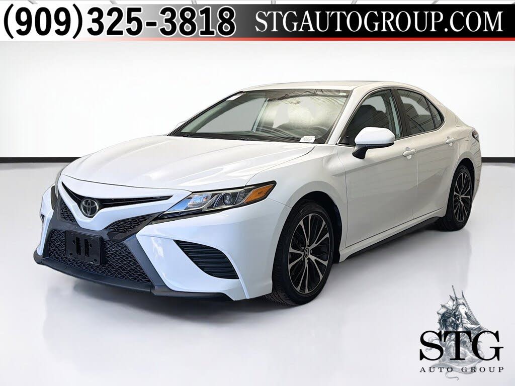 2020 Toyota Camry SE FWD