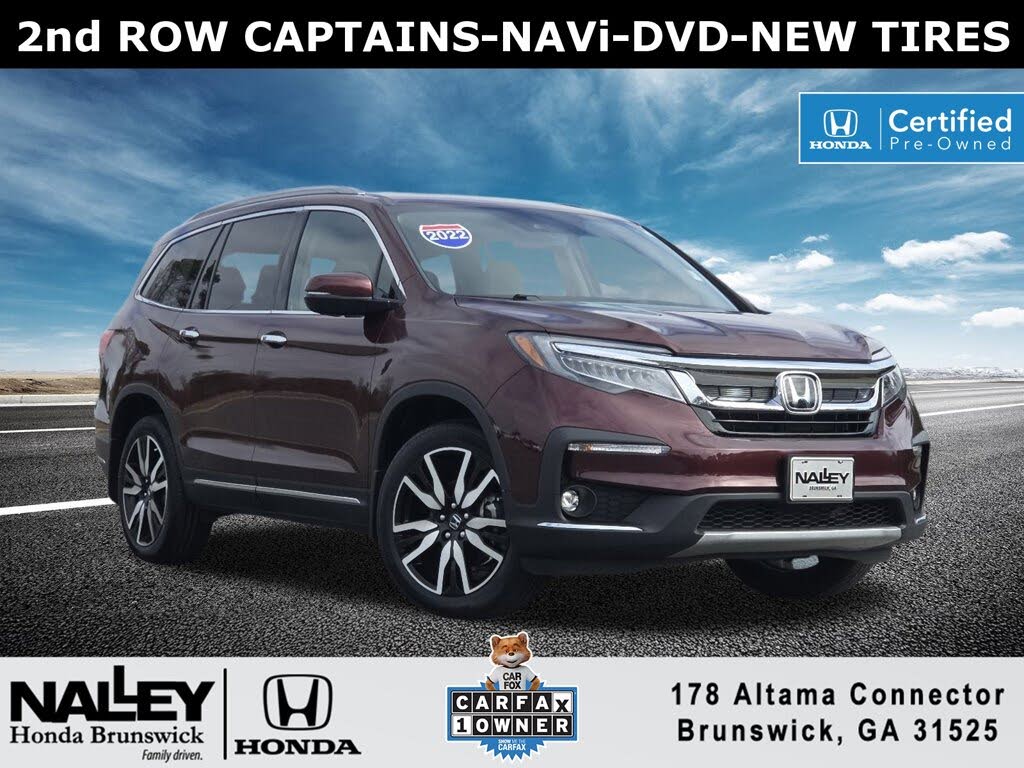 2022 Honda Pilot Touring FWD with Rear Captain's Chairs
