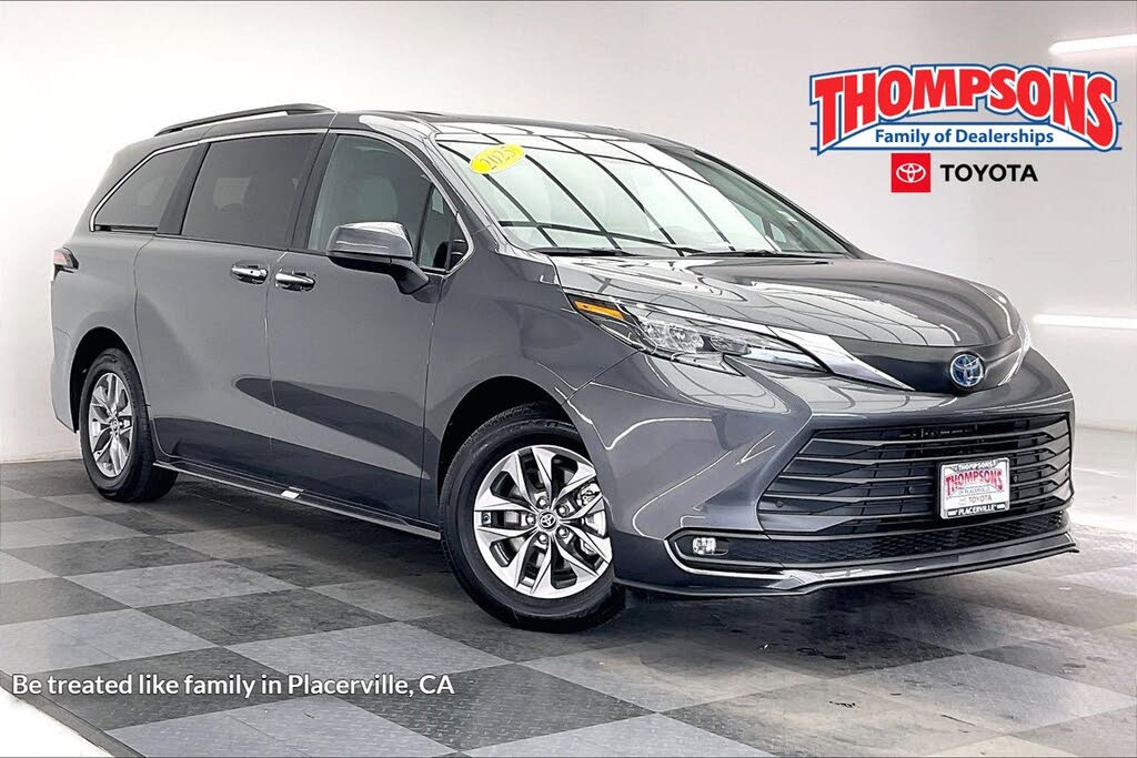 2025 Toyota Sienna XLE 7-Passenger AWD