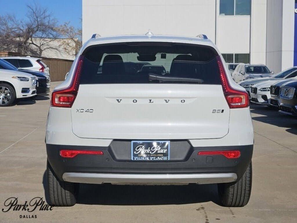 2025 Volvo XC40 B5 Core Bright Theme AWD