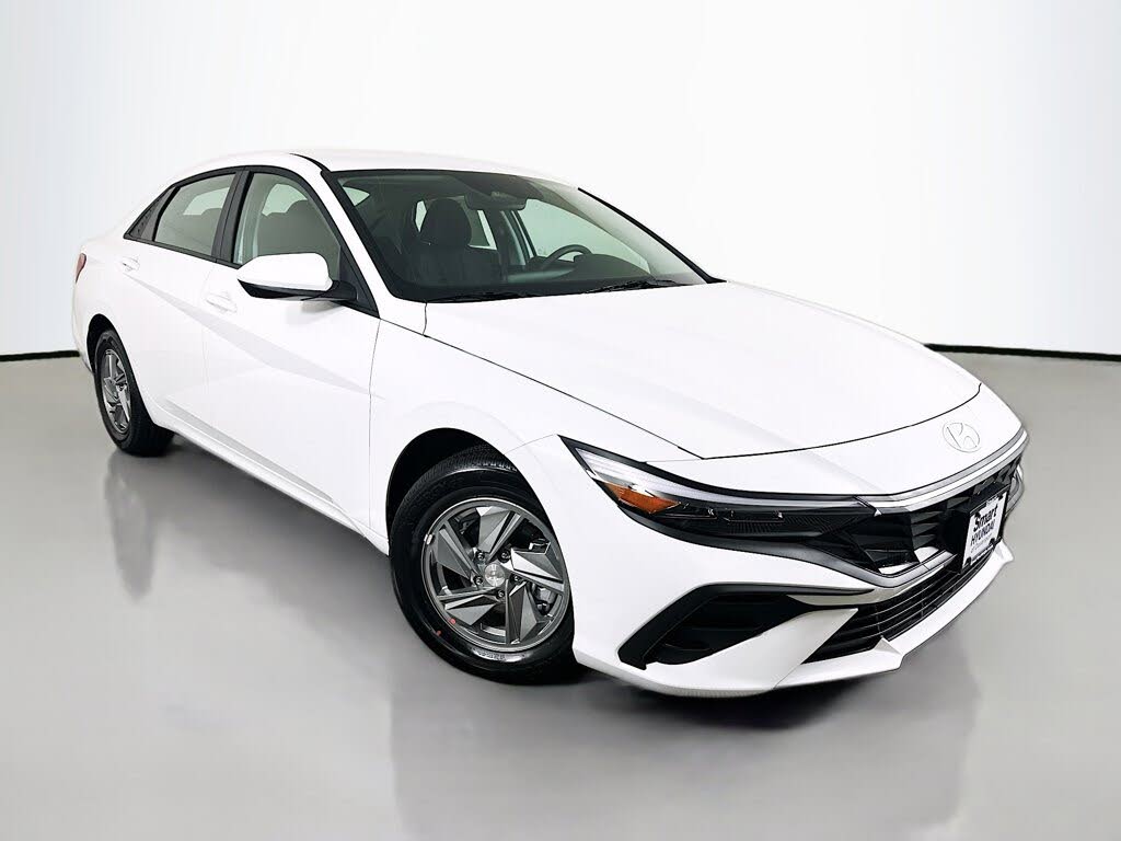 2026 Hyundai Elantra SE FWD