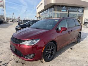 Chrysler Pacifica Touring L FWD