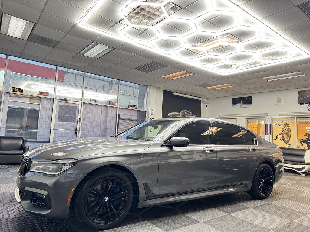 2017 BMW 7 Series 750i RWD