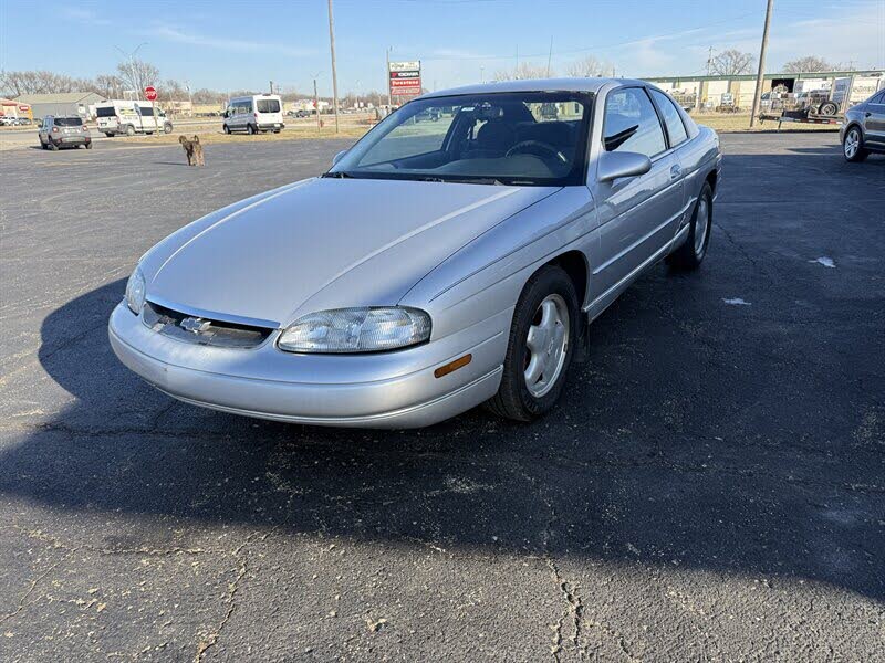 1995 Chevrolet Monte Carlo LS FWD