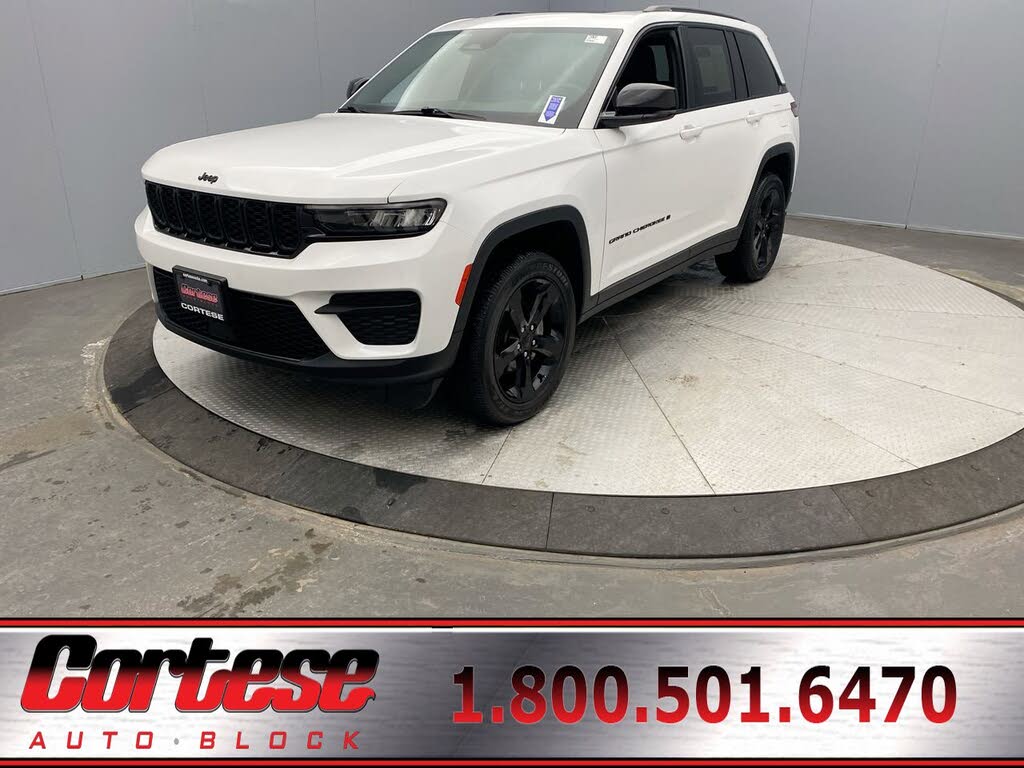 2023 Jeep Grand Cherokee Altitude 4WD