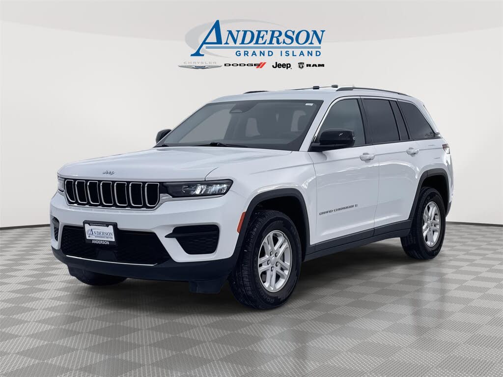 2024 Jeep Grand Cherokee Laredo 4WD