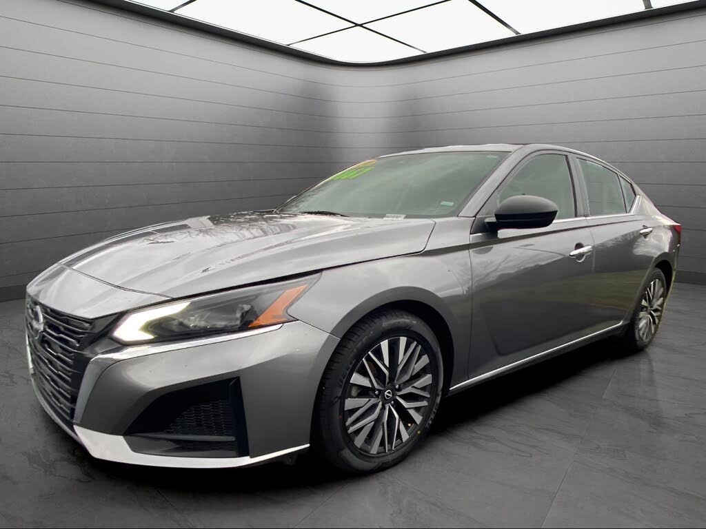 2024 Nissan Altima 2.5 SV FWD