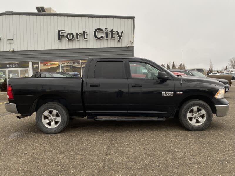2017 RAM 1500 ST Crew Cab 4WD