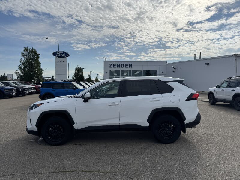2022 Toyota RAV4 LE AWD