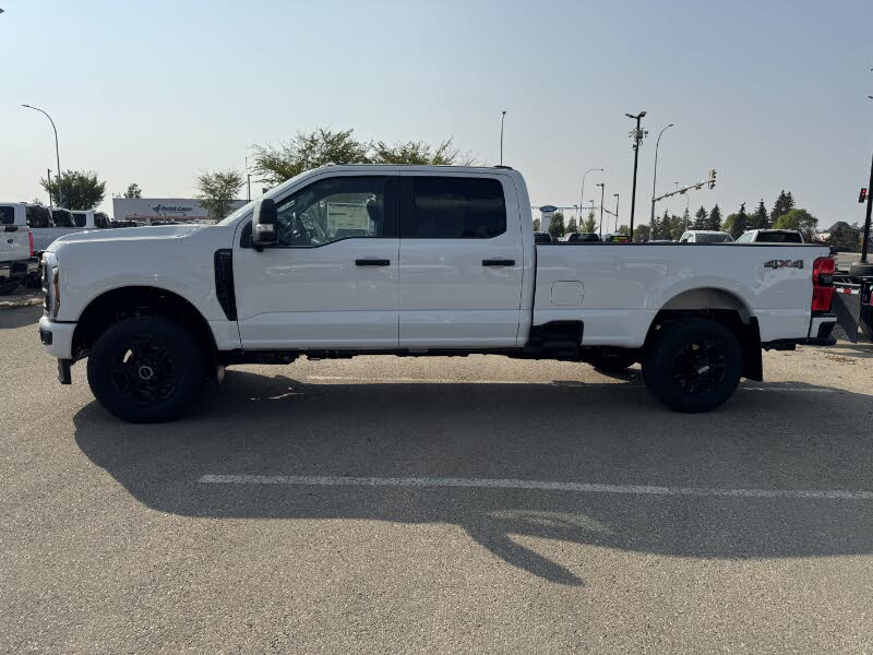 2025 Ford F-250 Super Duty XL Crew Cab 4WD