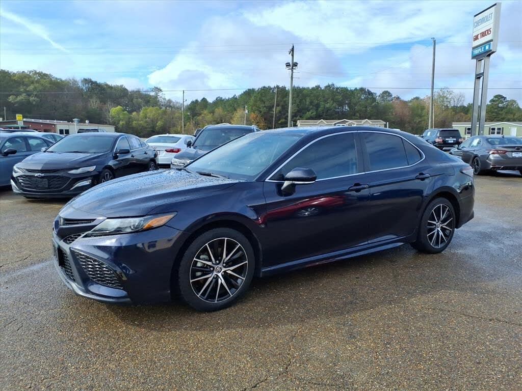 2022 Toyota Camry SE FWD