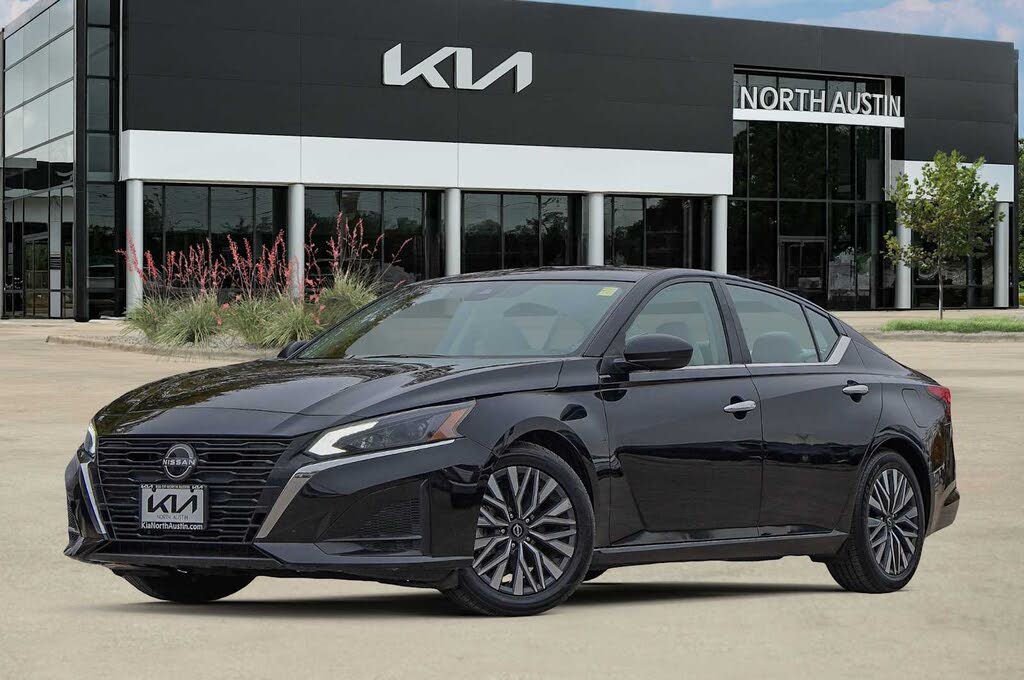 2024 Nissan Altima 2.5 SV FWD