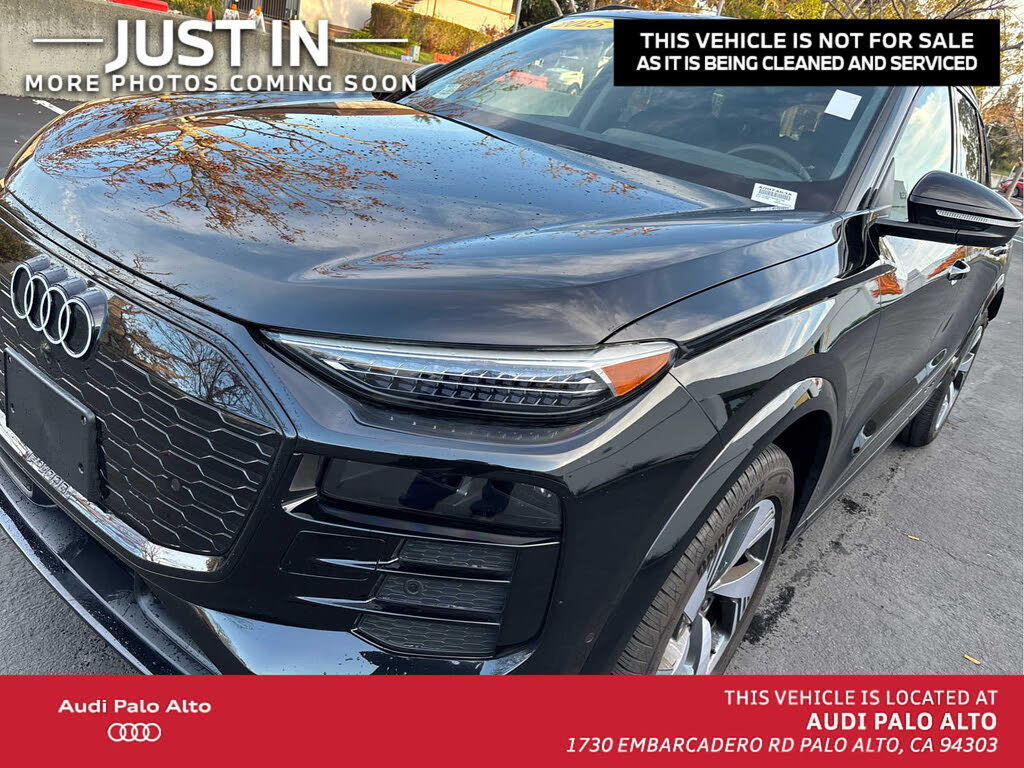 2025 Audi Q6 e-tron quattro Premium Plus