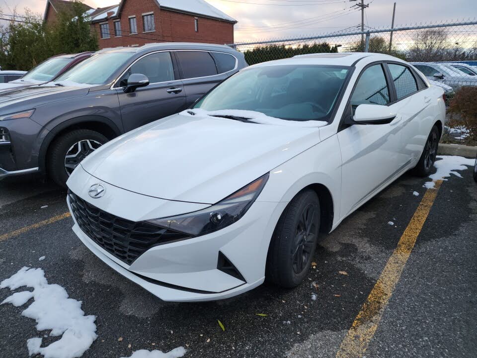 2022 Hyundai Elantra Preferred FWD