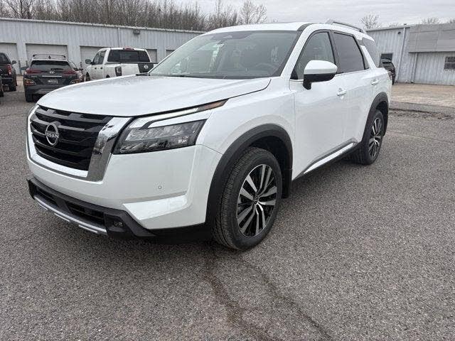 2025 Nissan Pathfinder Platinum 4WD