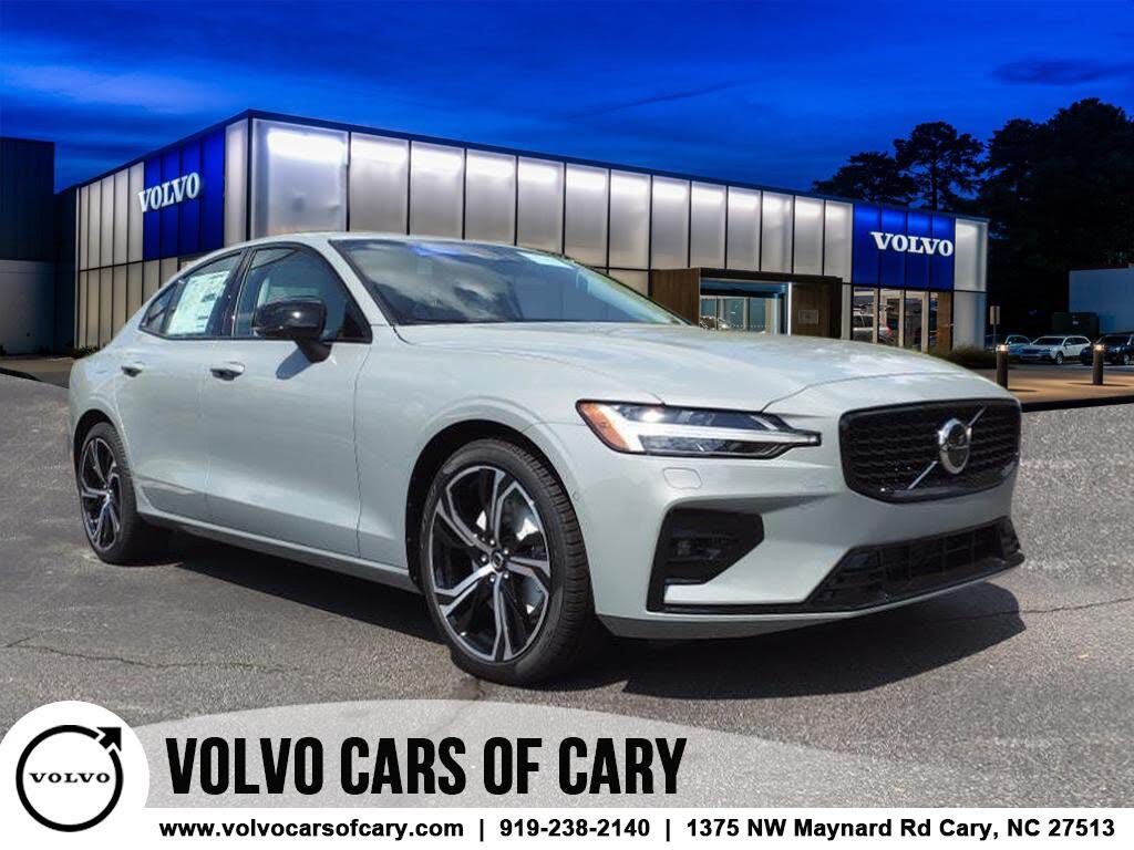 2024 Volvo S60 B5 Plus Dark Theme AWD