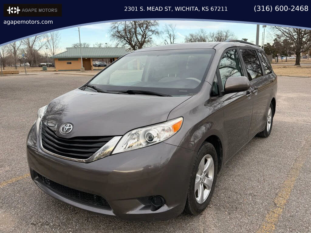 2013 Toyota Sienna LE 7-Passenger