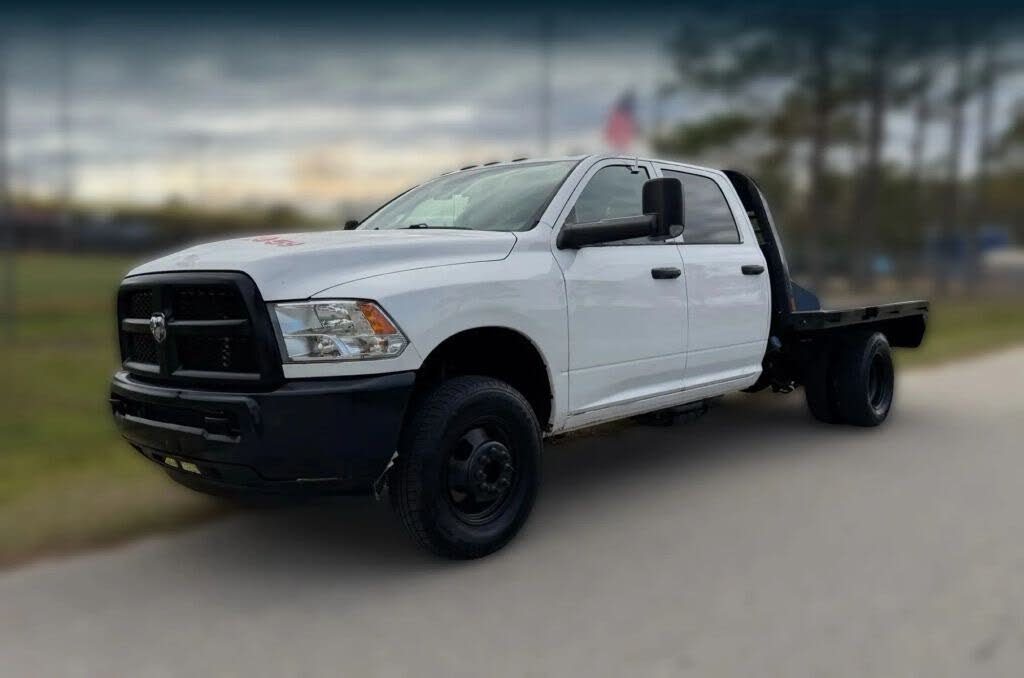 2018 RAM 3500 Chassis Tradesman Crew Cab 4WD