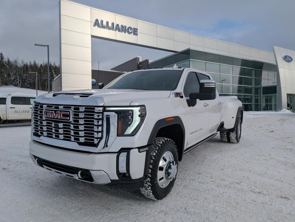 2024 GMC Sierra 3500HD Denali Crew Cab 4WD