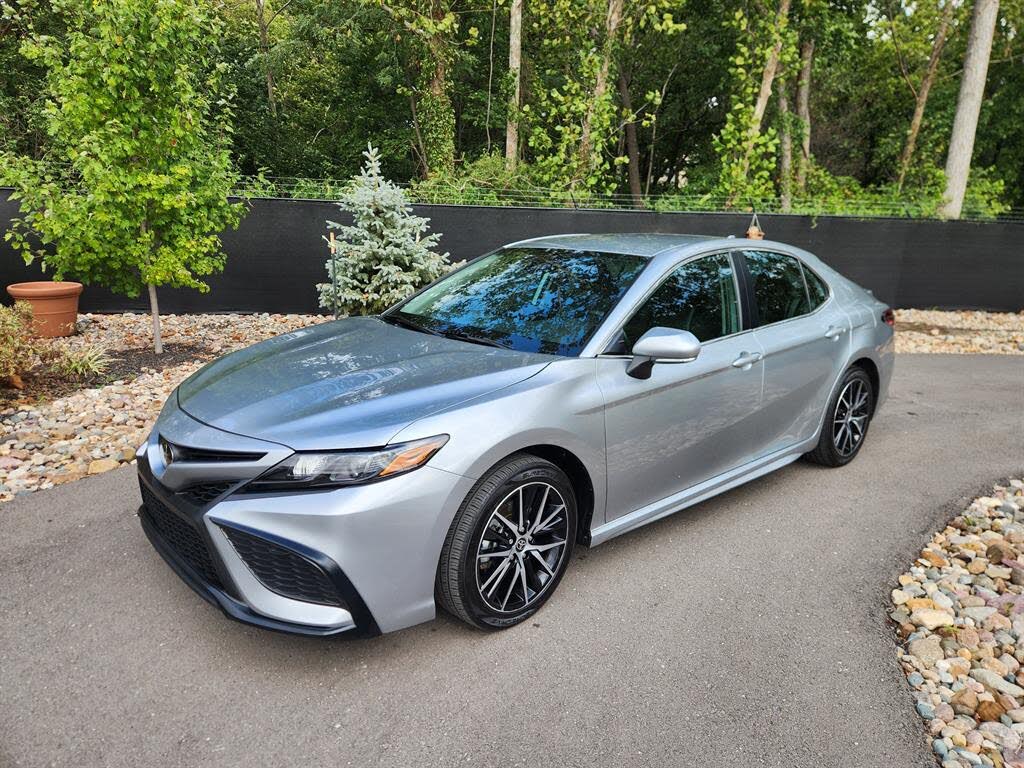 2024 Toyota Camry SE FWD