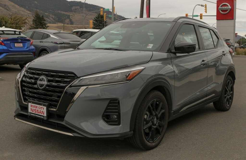 2023 Nissan Kicks SR FWD
