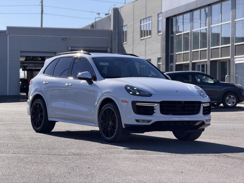 Porsche Cayenne Turbo AWD 2016