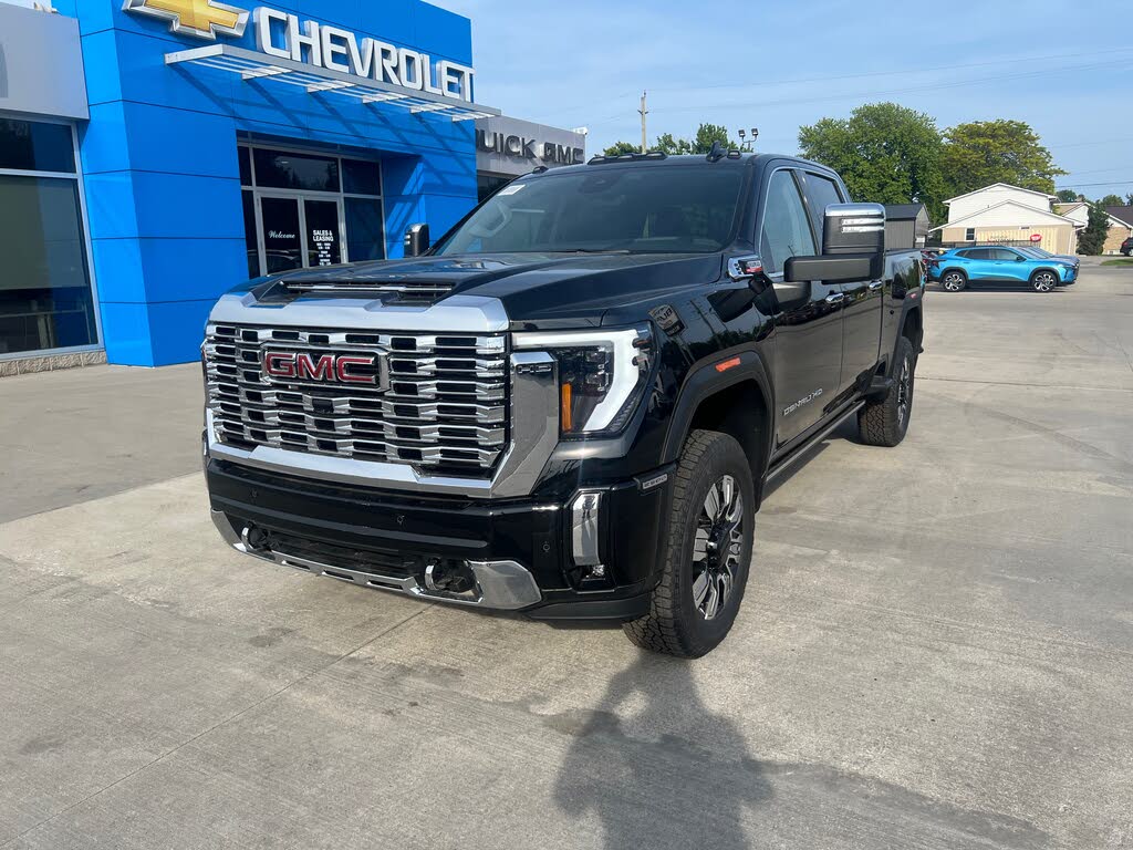 2025 GMC Sierra 2500HD Denali Crew Cab 4WD