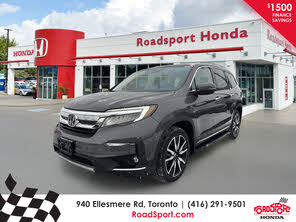 Honda Pilot Touring AWD with Rear Captains Chairs