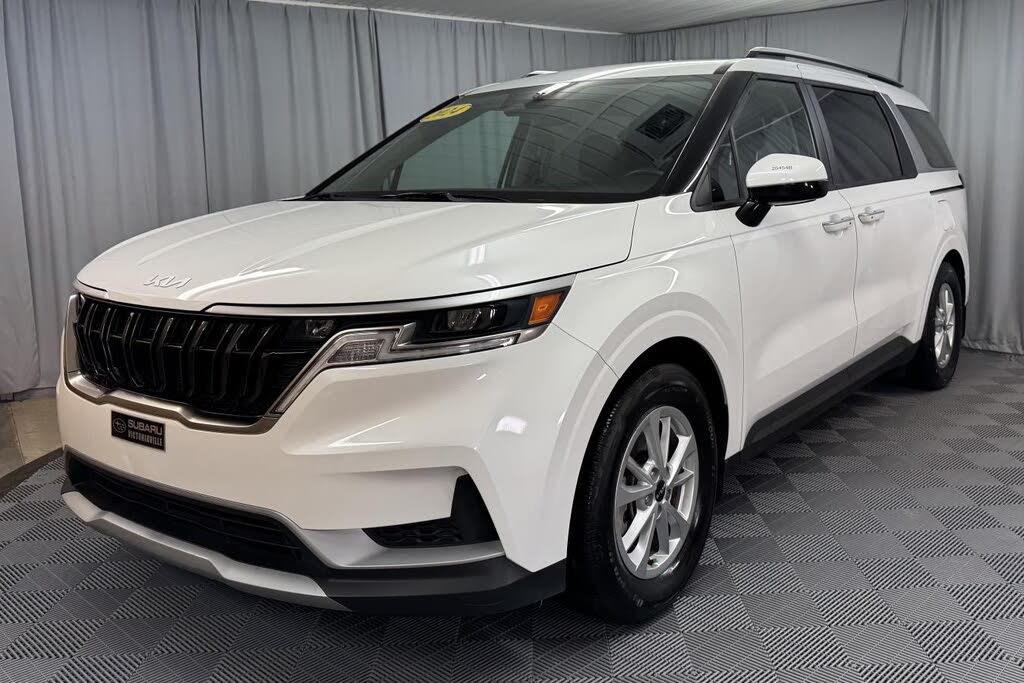 2024 Kia Carnival LX FWD