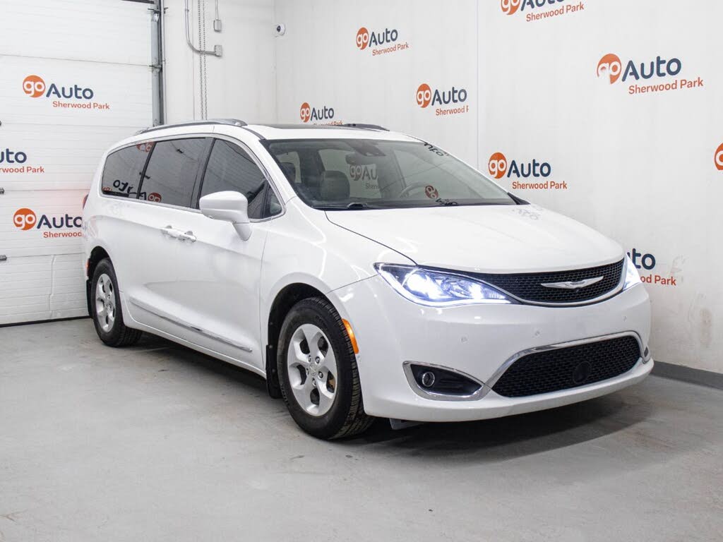 2017 Chrysler Pacifica Touring L Plus FWD