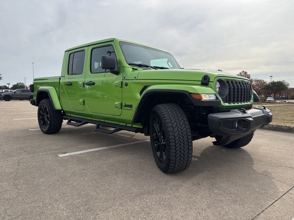 2025 Jeep Gladiator Sport Crew Cab 4WD