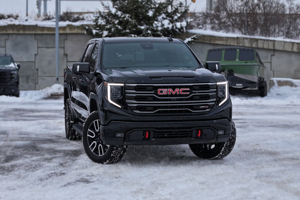 GMC Sierra 1500 AT4 Crew Cab 4WD 2025