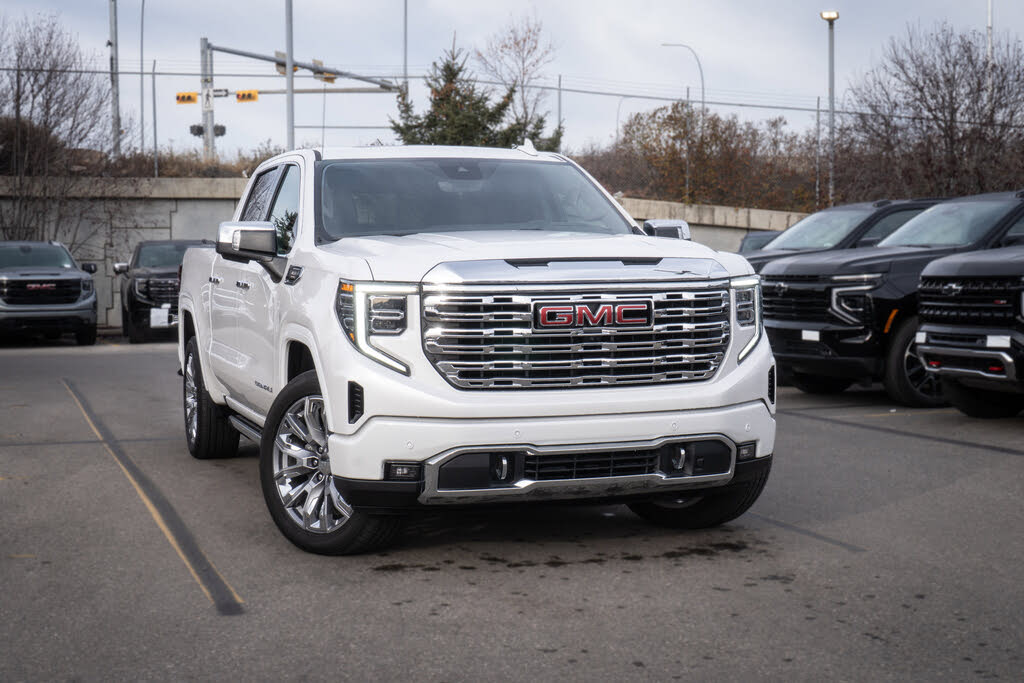 GMC Sierra 1500 Denali Crew Cab 4WD 2025