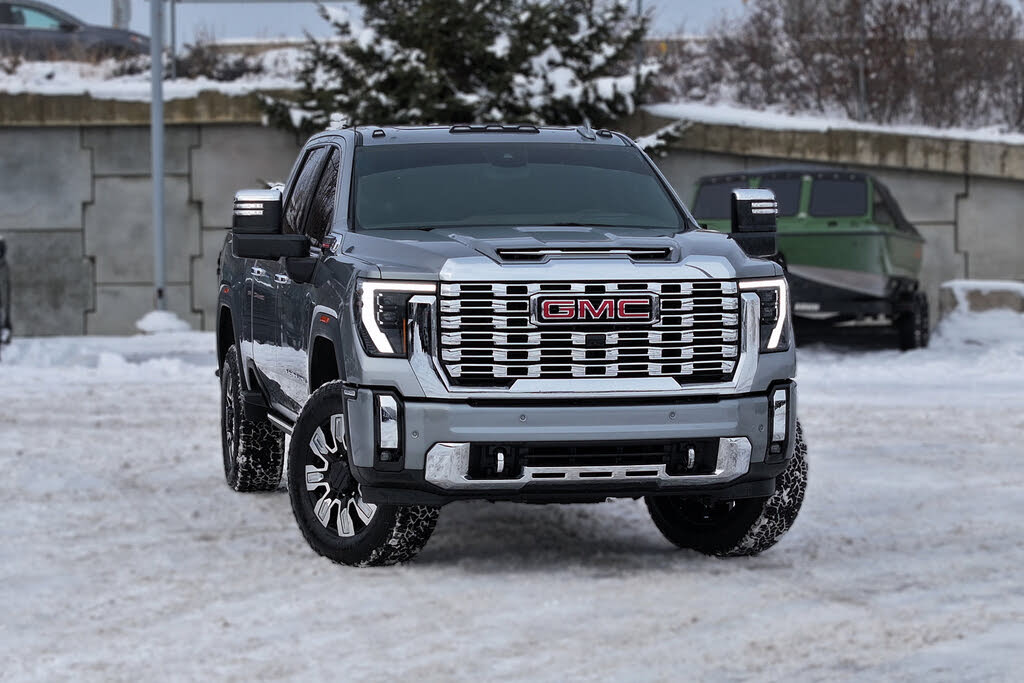 2025 GMC Sierra 2500HD Denali Crew Cab 4WD
