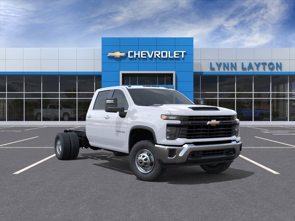 2025 Chevrolet Silverado 3500HD Chassis Work Truck Crew Cab 4WD