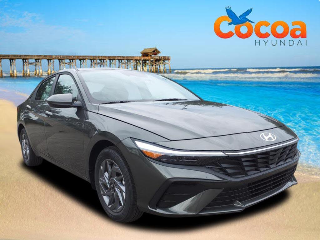 2024 Hyundai Elantra SEL FWD