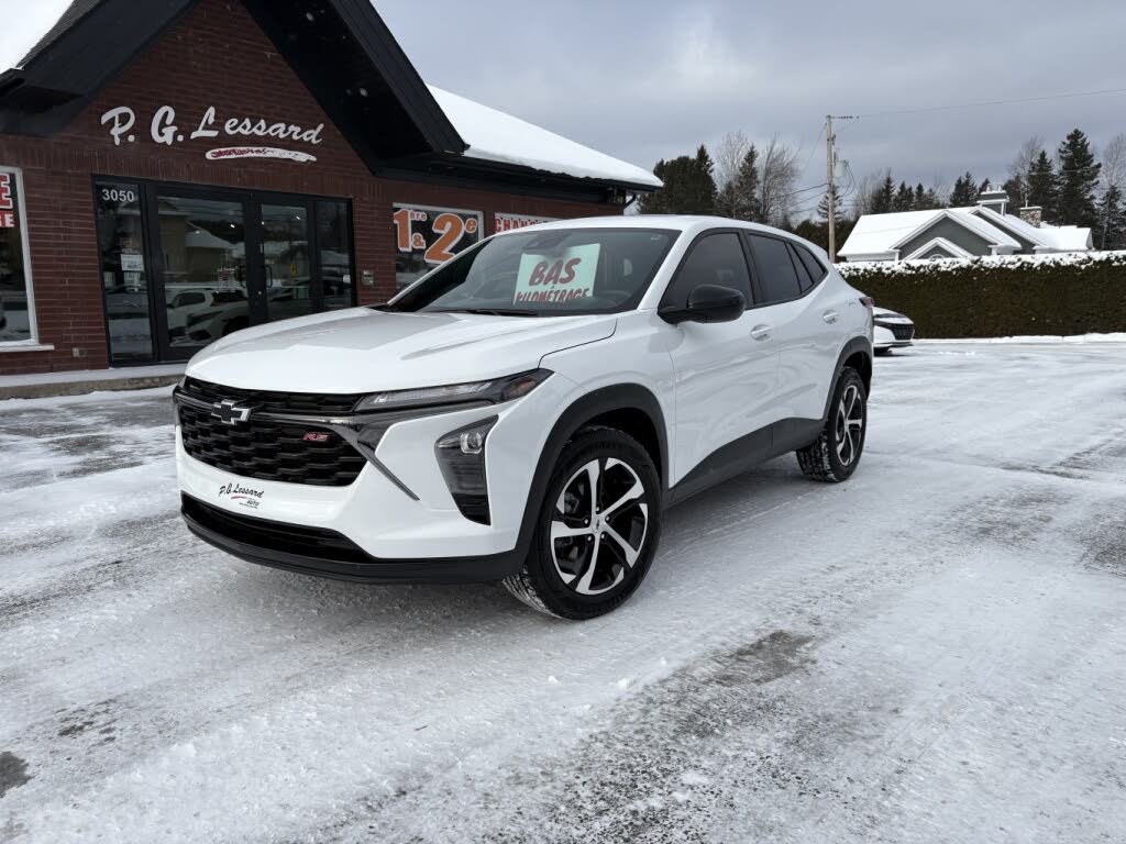 2025 Chevrolet Trax RS with 1RS FWD