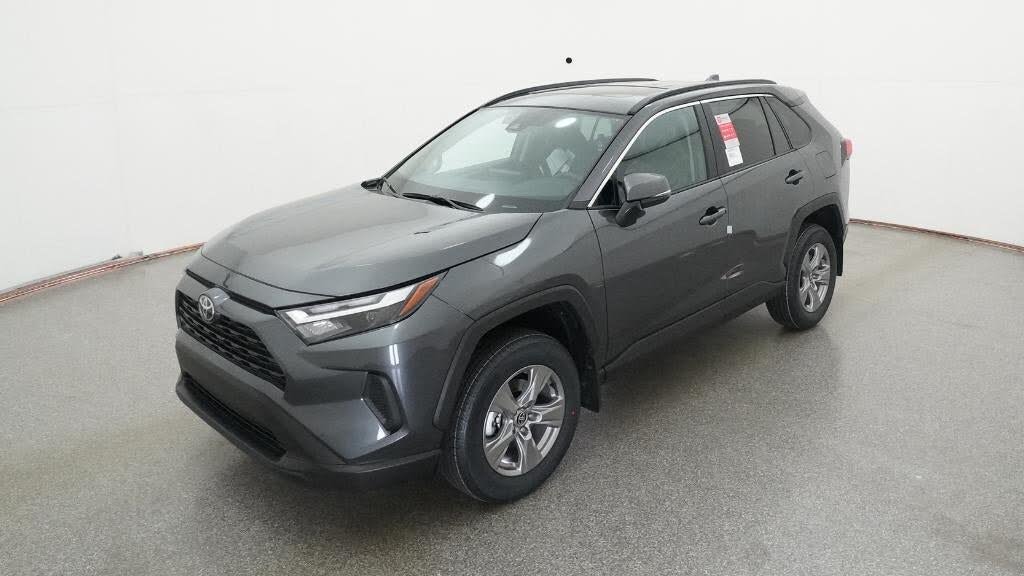 2025 Toyota RAV4 XLE FWD
