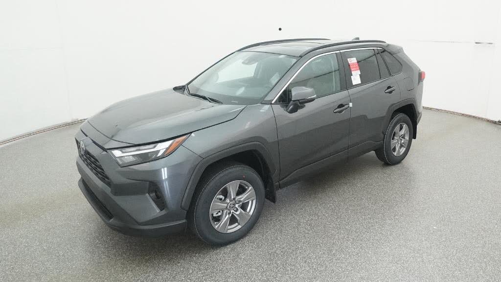 2025 Toyota RAV4 XLE FWD