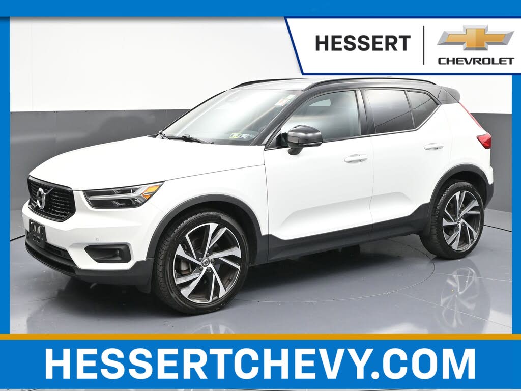 2022 Volvo XC40 T5 R-Design AWD