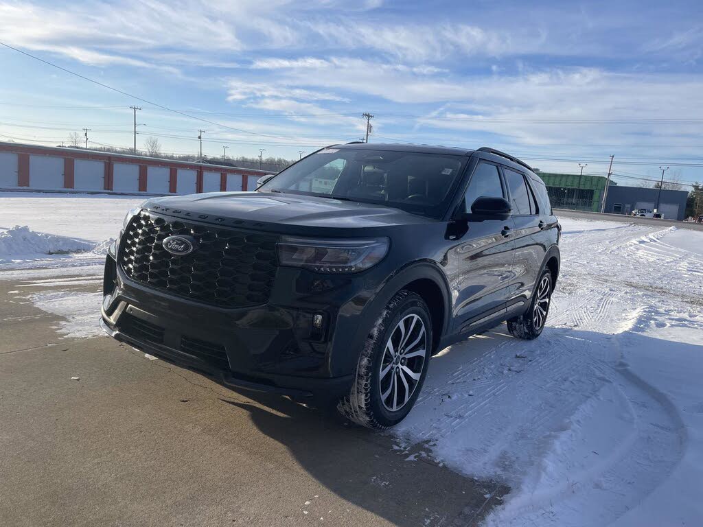 2025 Ford Explorer ST-Line AWD