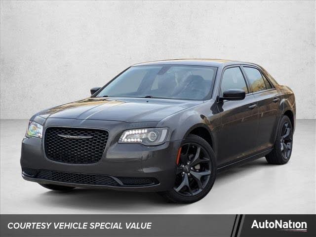 2023 Chrysler 300 Touring RWD
