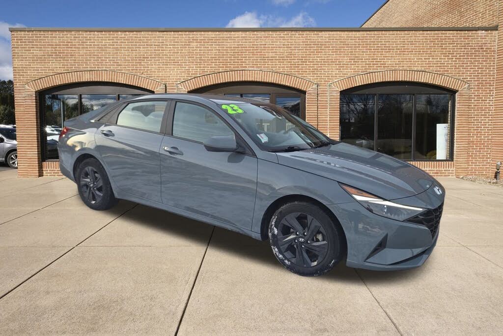 2023 Hyundai Elantra SEL FWD