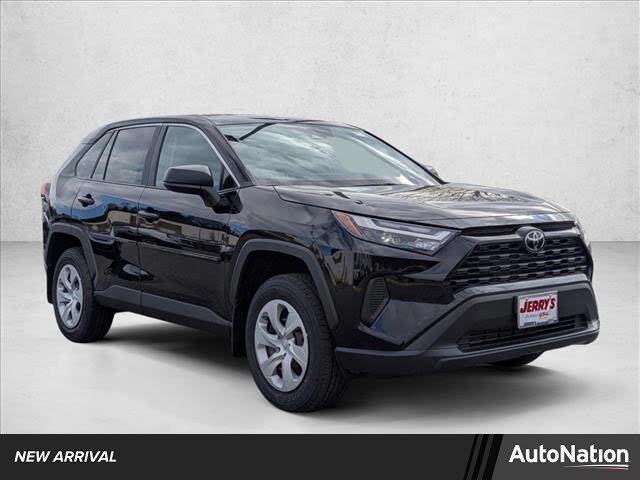2025 Toyota RAV4 LE FWD