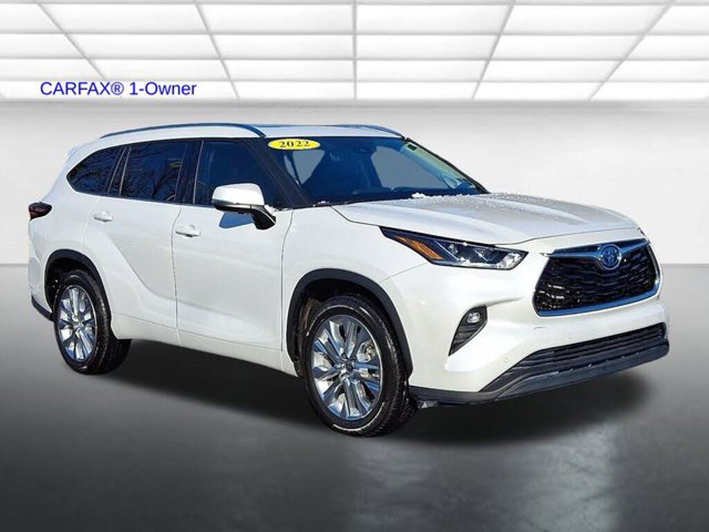 2022 Toyota Highlander Hybrid Limited FWD